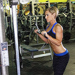Extensiones de Triceps en polea alta | Femenino Extensiones de Triceps en polea alta | Femenino